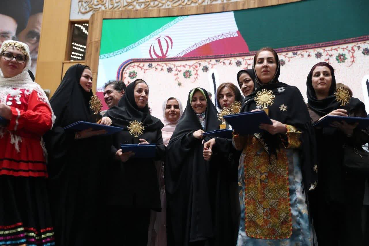 در بیست‌ویکمین همایش تعاونی‌های برتر ملی:یک تعاونی از استان البرز در جمع تعاونی‌های برتر ملی کشور قرار گرفت